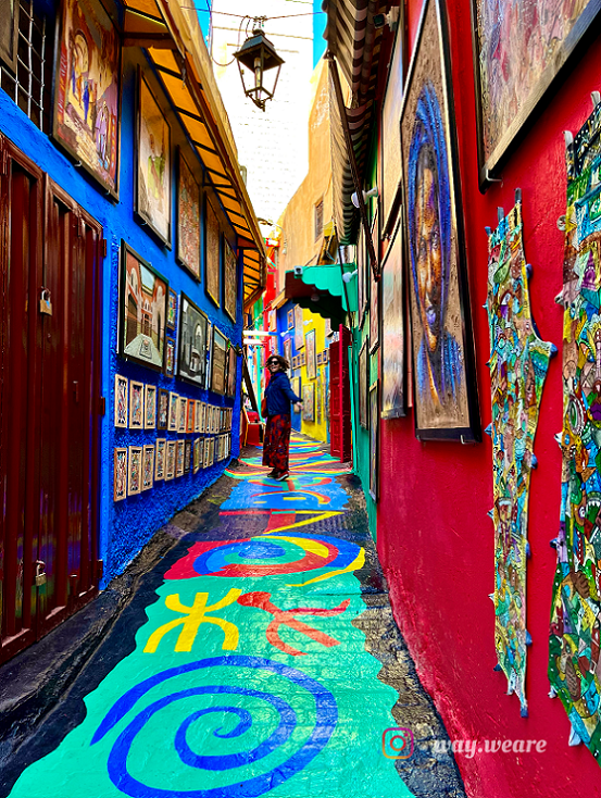 Maroko - Fez - Kolorowa uliczka.png