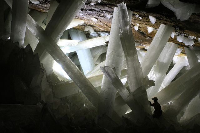 9-cristales_cueva_alexander-van-driessche_wiki
