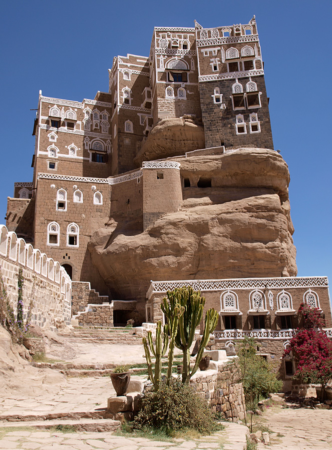 Dar al-Hajar, a mansion
