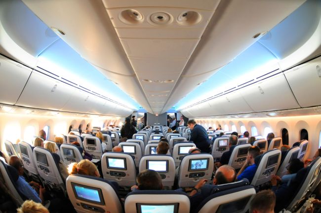 dreamliner wnętrze samolotu
