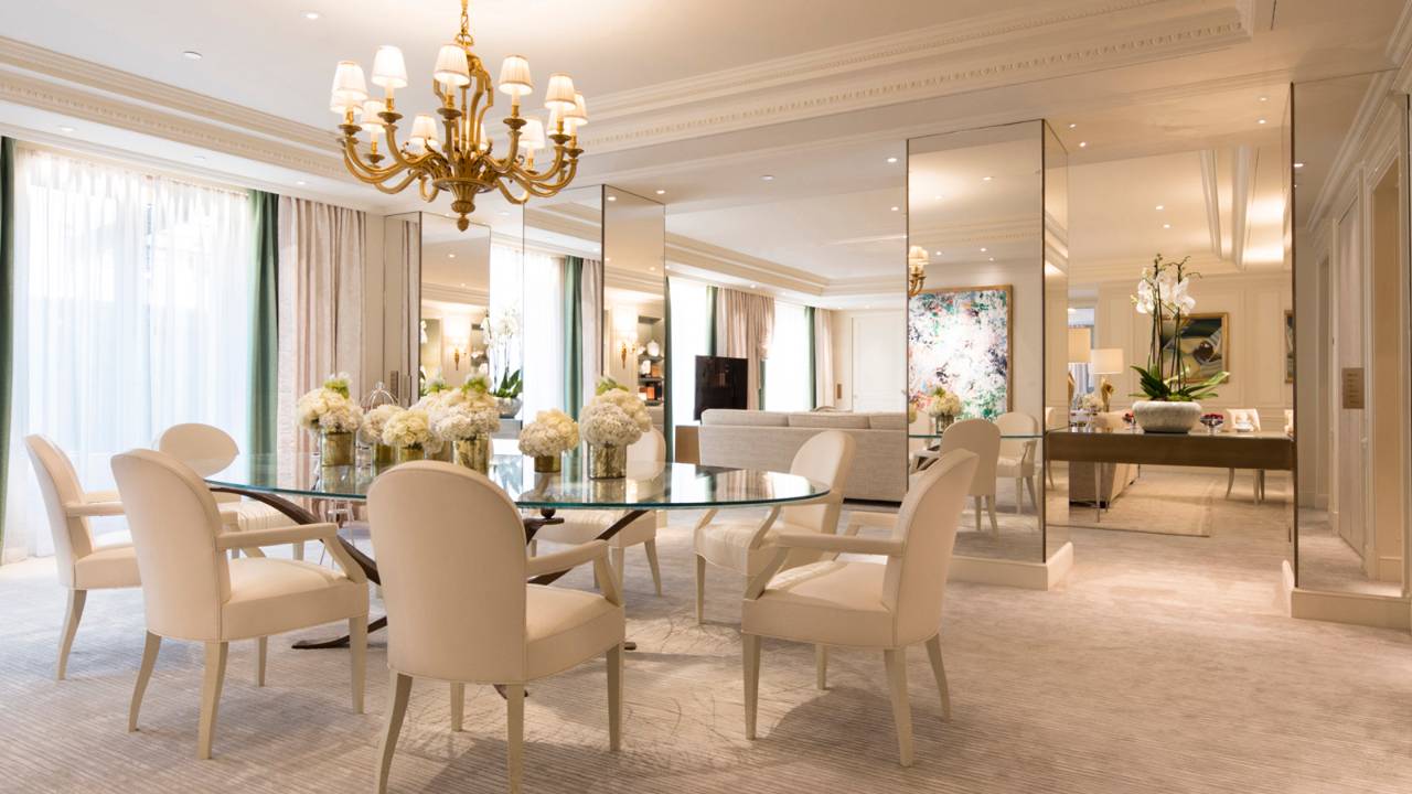 Four Seasons Hotel