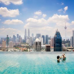 Leć do Kuala Lumpur z Warszawy za 2663 PLN ✈️🧳 Podróż z dużym bagażem