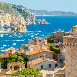 Majowy relaks w Hiszpanii 🌊🇪🇸 4* hotel z wyżywieniem w Tossa de Mar za 2349 PLN ☀️