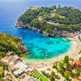 Wielkanoc na Korfu za 809 PLN 🌴🏛️ Loty + ⭐⭐⭐⭐ hotel ze śniadaniami 🍴