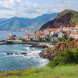 Zimowy wypoczynek na Maderze 🌞 4* hotel blisko plaży w Machico za 1984 PLN 🌊