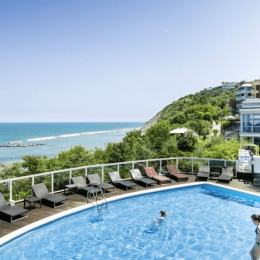Włoski urlop z widokiem na morze 🏖️🌊 4* hotel nad Adriatykiem za 1963 PLN