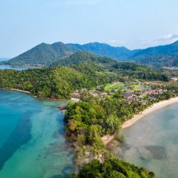 Tajlandia w sezonie za 2705 PLN 🌴🌺 Plażowanie na Ko Chang 🏝️ + zwiedzanie Bangkoku 🛕 Loty Etihad Airways i transfery 🔥