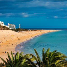 🌅 Fuerteventura na pełnym luzie za 2599 PLN😎 4⭐ hotel z all inclusive i plaże jak z marzeń 🏖️🌴