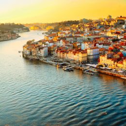 Przedłużony weekend w Porto 🇵🇹🍷Loty i ⭐⭐⭐⭐hotel w centrum za 789 PLN 😎