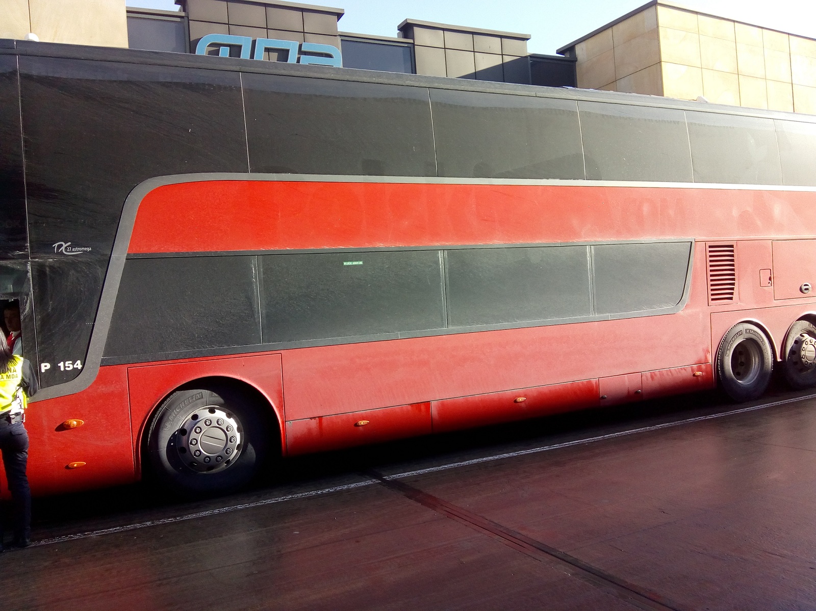 czerwony bus.jpg