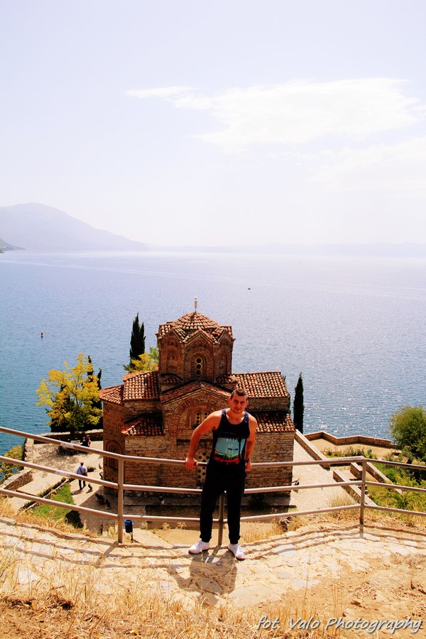 Kościół Jana Teologa z Kaneo nad jeziorem Ohrid.jpg