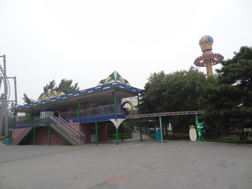 9-chiny-shijingshan-amusement-park-flickr-com-milst1