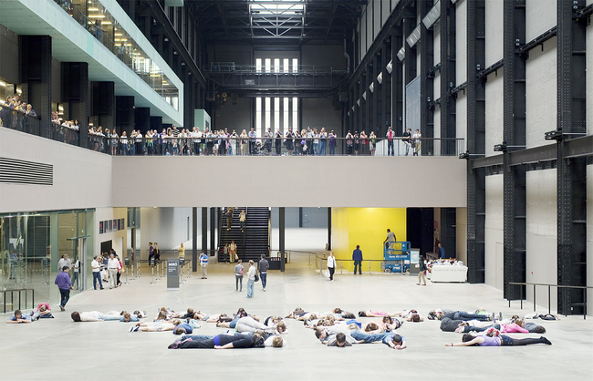 17. Turbine Hall At The Tate Modern_ tomcattanach flickr
