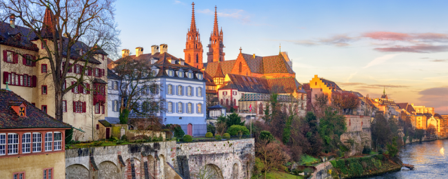 Szwajcaria na przedłużony weekend. Tanie loty do Bazylei z Warszawy za 78 PLN