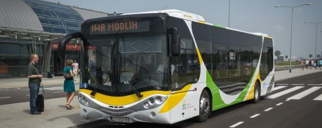 Będzie bezpośredni pociąg na lotnisko w Modlinie! Umowa podpisana