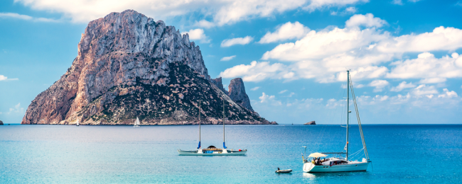 Ibiza! Jedź tam na 6-dniowy urlop za 956 PLN (przeloty + hotel z wyżywieniem HB)