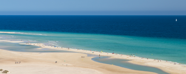 Bezpośrednio i z bagażem rejestrowanym. Fuerteventura z Warszawy za 399 PLN