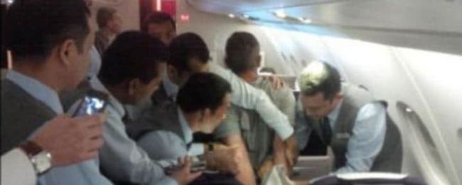 Uwaga na pijanych Brytyjczyków! Jeszcze nigdy nie było tylu awantur i bójek w samolotach