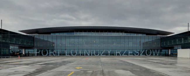 Rzeszów jednak dostanie loty do USA i inne nowe trasy? Będzie to kosztowało OGROMNE pieniądze