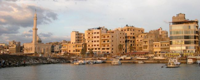 Wczasy pod palmami tuż przy linii frontu? Syria zachęca turystów do swojego kurortu