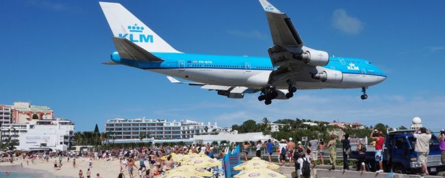 Koniec najbardziej niesamowitych lądowań na świecie! KLM nie będzie już latał Boeingiem do St. Martin
