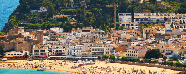 Wielkanoc na Costa Brava za 568 PLN. Loty z Krakowa, 7 noclegów i auto na cały pobyt