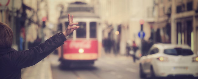 Podróż transportem publicznym jako atrakcja sama w sobie. Najpiękniejsze trasy w Europie