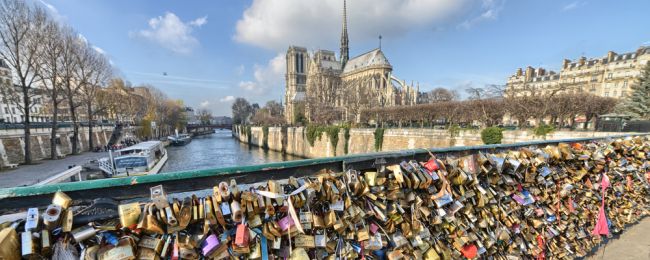 Jeden z najważniejszych symboli Paryża sprzedany! Zakochani będą protestować?