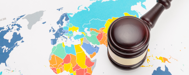 Turysto, uważaj! Przepisy w tych krajach potrafią być naprawdę surowe