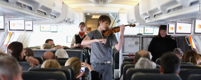 9 rzeczy, których nie powinniście robić w samolocie