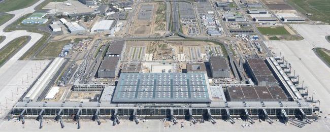 Świetne wieści dla pasażerów z zachodniej Polski, gorsze dla lotnisk. Ryanair otworzy multum nowych tras, ale…