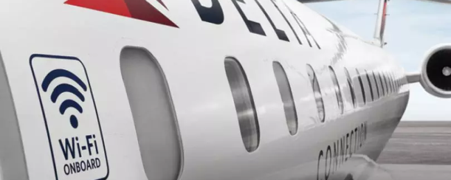 Internet w samolocie. W jakich liniach skorzystacie z sieci za darmo, w jakich zapłacicie, w jakich obejdziecie się smakiem