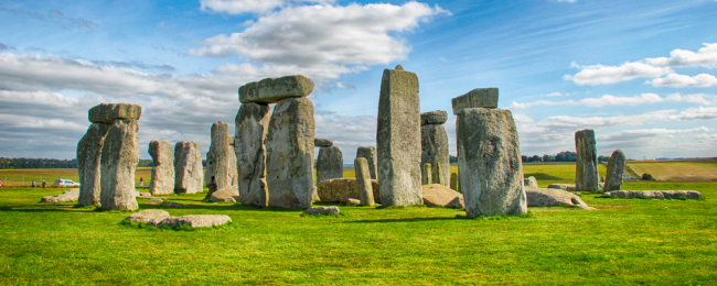 Odkryj piękno Anglii: Stonehenge, Broadway, Castle Combe na wyciągnięcie ręki. Tanie loty do Bristolu z Warszawy za 83 PLN