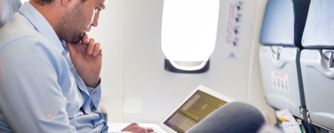 Do USA nie polecisz już z laptopem w bagażu podręcznym. Szczegóły lada dzień – czy LOT jest gotowy?