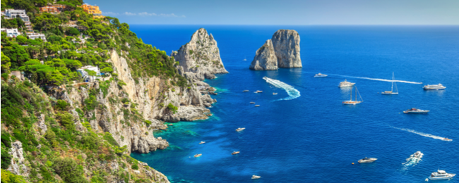 Tydzień w Kampanii z Warszawy za 789 PLN (czarterowe loty + 4* hotel z codziennymi śniadaniami)