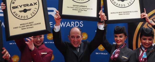 Prezes Qatar Airways znów szokuje: W amerykańskich liniach obsłużą was stare babcie, a nasza obsługa pokładowa…