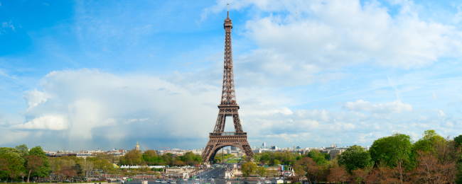 Wieża Eiffla za kuloodporną szybą. Ikona Paryża będzie chroniona