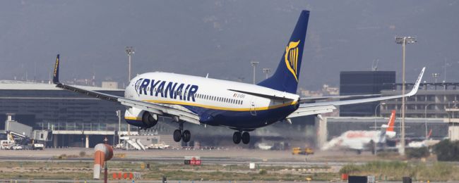 Ryanair znów ucieka z Lotniska Chopina i zamyka trasy krajowe z Warszawy do Wrocławia i Gdańska!