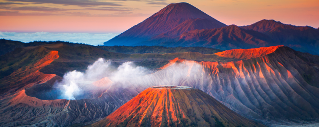 Wulkany i trzęsienia ziemi. Czy powinniśmy unikać wyjazdów do niektórych państw? Rozmawiamy z wulkanologiem