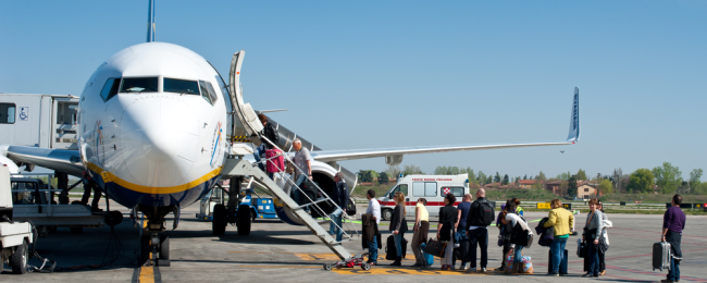 Kilkadziesiąt nowych tras z Polski od Ryanaira, Wizza i innych! Kto został królem zimowego rozkładu?