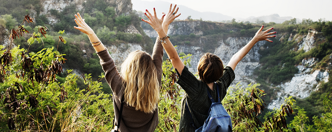 „Mają normalną robotę i ciągle gdzieś wyjeżdżają”. Jak to robią? Zobacz jak być podróżnikiem na etacie