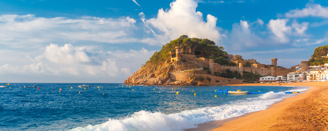 Krótki urlop w Tossa de Mar za 440 PLN. Loty z Poznania i noclegi w 4* hotelu