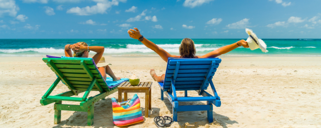 Apogeum walki biur podróży z tanimi liniami. Czy to najlepszy czas na wybór miejsca na wakacje?