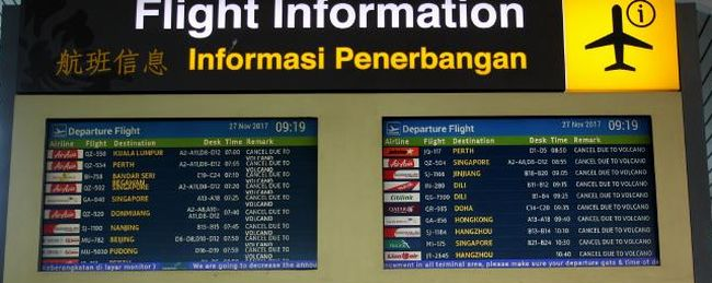 „To początek piekła”. Zawieszone loty, turyści w opałach