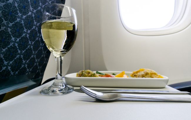 wino w samolocie