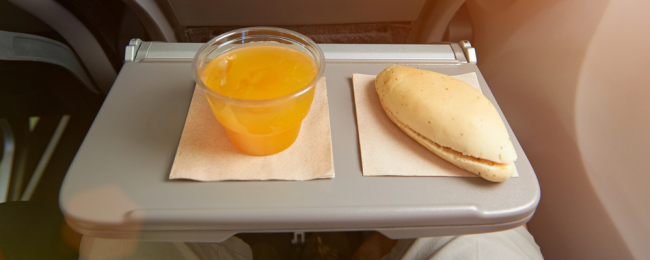 Ciężka dola wegetarian i wegan w samolotach. Dyskryminacja?