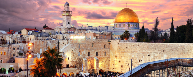 Masz bilet do Izraela? MSZ łagodzi rekomendację, choć wciąż „ostrzega przed podróżą”