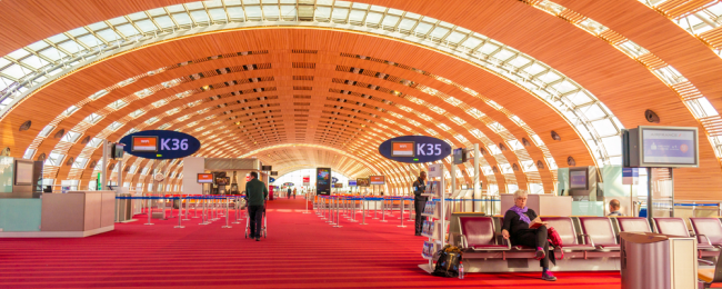 Planujesz tanią daleką podróż na inny kontynent? Skieruj wzrok na Paryż – szykuje się cenowa wojna