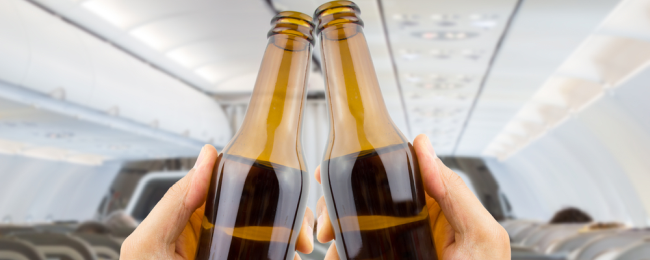 Darmowy alkohol wraca na pokłady LOT w klasie ekonomicznej! Na wszystkich długich trasach