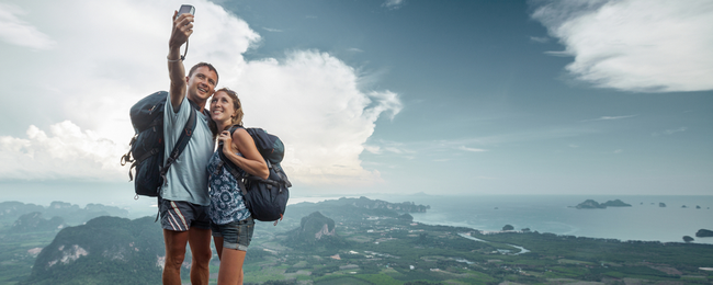 Polak w podróży? 46 zdjęć dziennie, w tym 12 selfie. Fotografujemy na potęgę